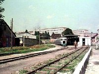 Samoborček  Početkom 1950-ih godina pruga je bila produžena do Bregane, za potrebe tada novoosnovane tvornice "Vladimir Bakarić" u Bregani. Produženje trase do Bregane izvedeno je s nedostacima, što se odrazilo na poslovanje poduzeća "Gradske željeznice u Zagrebu", osnovanog 1950. godine odlukom Narodnog odbora grada Zagreba. Inače, Gradska željeznica bila je jedina željeznica u tadašnjoj Jugoslaviji koja je poslovala po samostalnom računu (odnosno nije poslovala u sastavu Jugoslavenskih državnih željeznica).